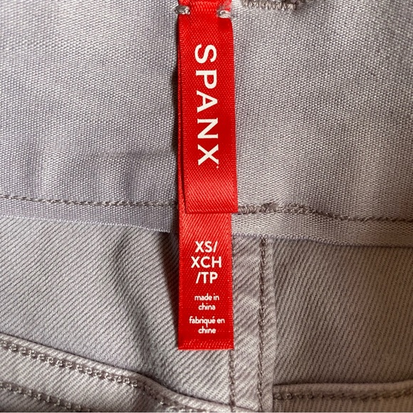 Spanx 5” Stretch Twill Short in Light Orchid - Picture 4 of 7